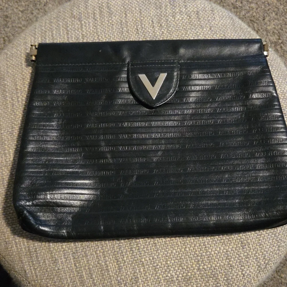 Mario Valentino chic versatile